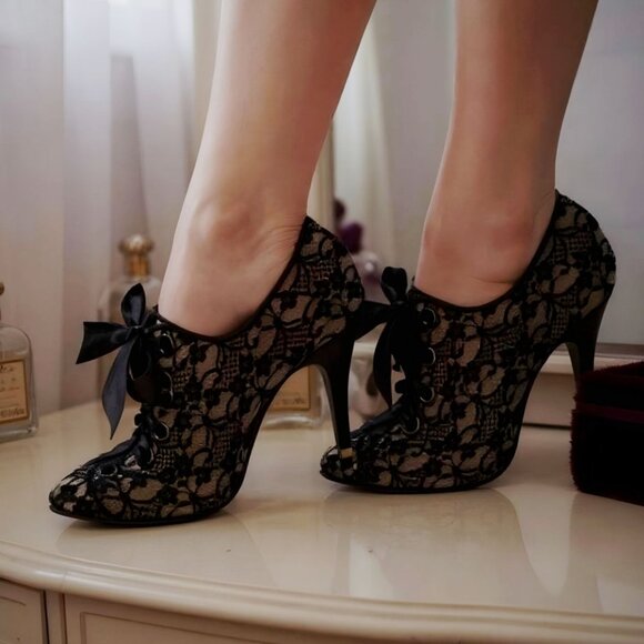High Heel Booties – by Beverly Feldman Nude & Black Lace w/ Satin Bow – Size 8.5 - Picture 1 of 4